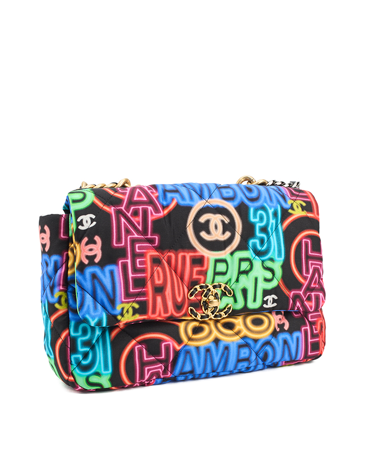 Chanel 19 Large
