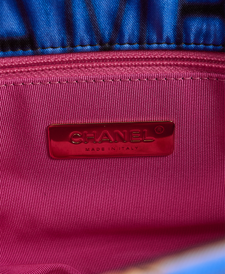 Chanel 19 Large