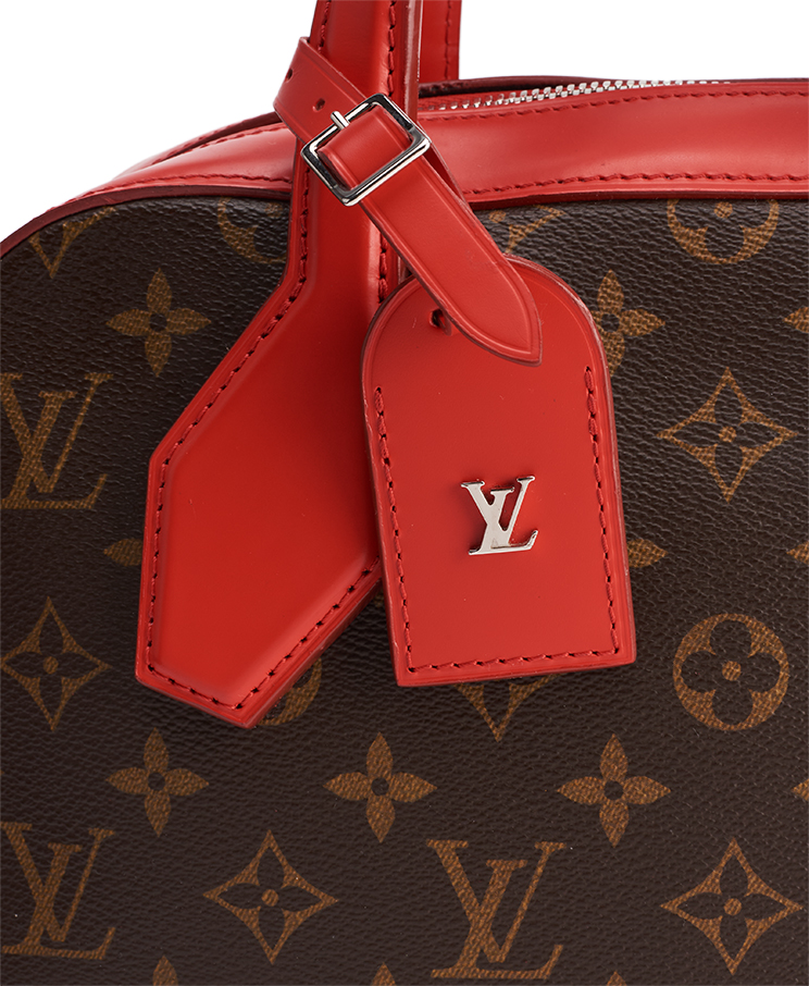 Louis Vuitton Dora PM